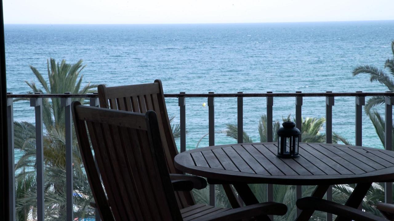 Apartamento Con Vistas Al Mar. Primera Linea De Playa. Aguadulce  Exterior photo